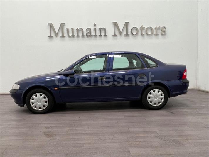 OPEL Vectra 1.6 16V 5p.