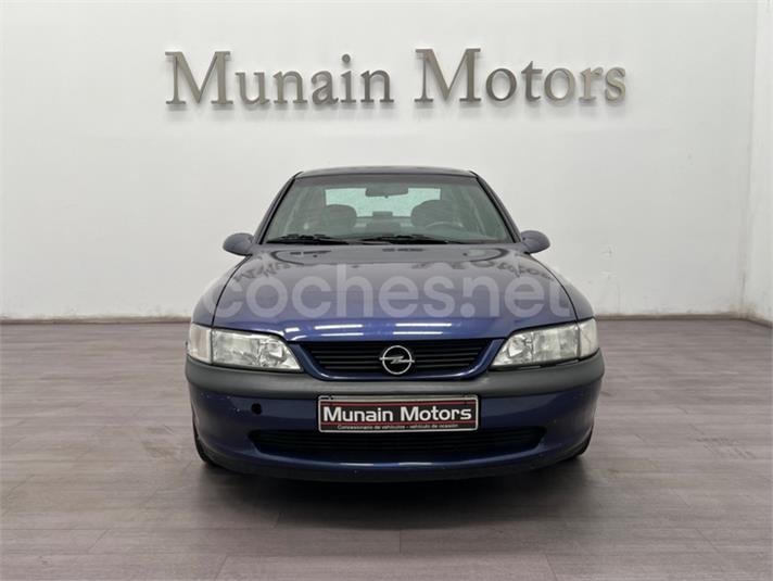 OPEL Vectra 1.6 16V 5p.