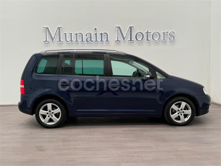 VOLKSWAGEN Touran 2.0 TDI Highline 5p.