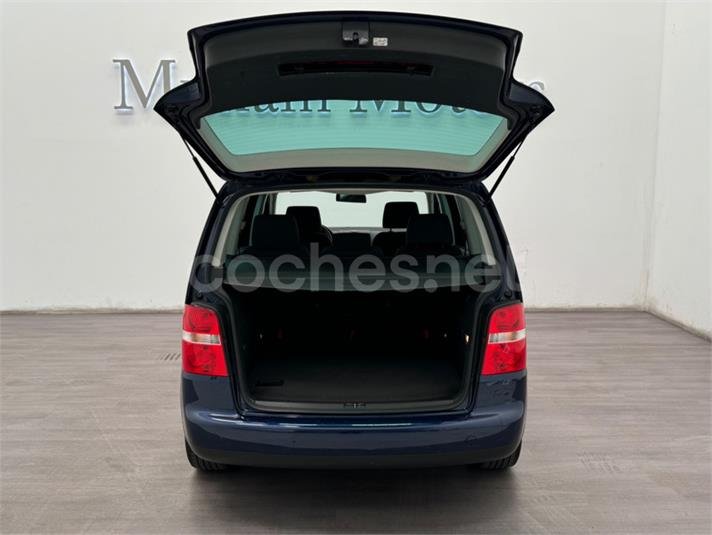 VOLKSWAGEN Touran 2.0 TDI Highline 5p.