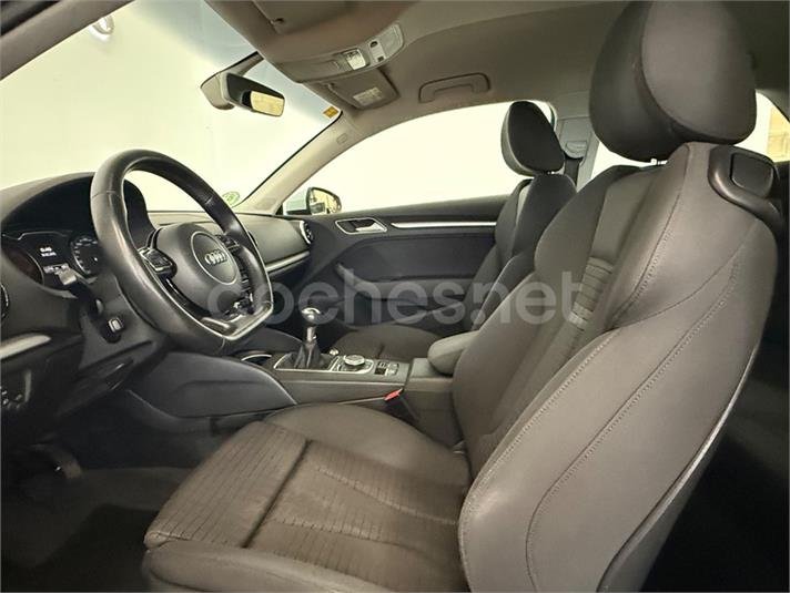 AUDI A3 1.6 TDI clean d S line edition