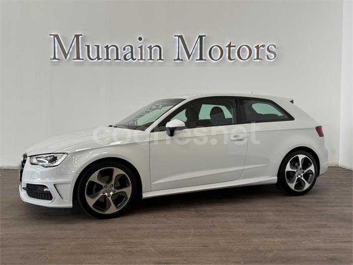 AUDI A3 1.6 TDI clean d S line edition